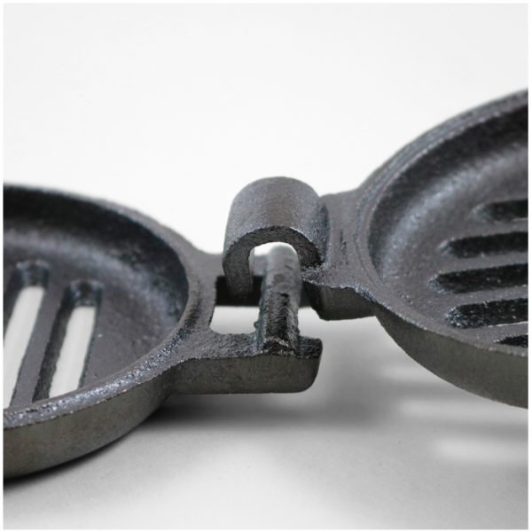 cog2045-coghlan's-cast-iron-broiler-003. Coghlan's Cast Iron Broiler
