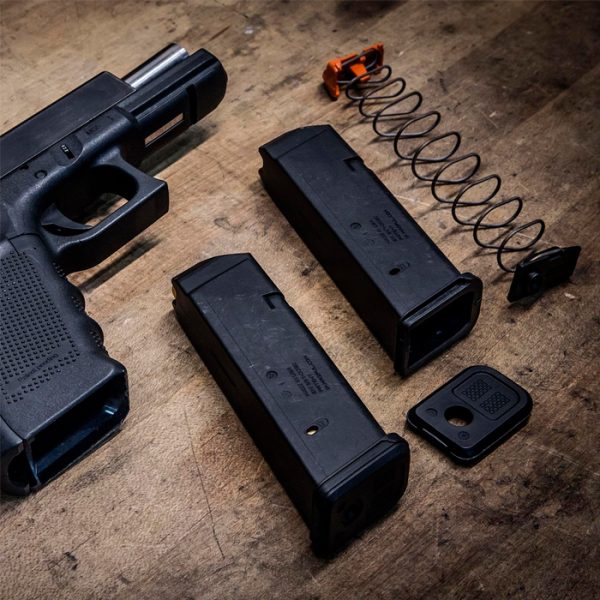 mag546blk-100-016-642-magpul-pmag-17-gl9-9x19-17rd. Magpul PMAG 17 GL9 9x19 17rd Magazine for Glock 17