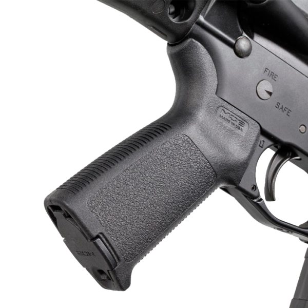 mag415blk-100-003-515-magpul-ar-15-moe-grip-polyme. Magpul AR-15 MOE Grip Polymer - Black